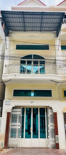 4.2m x 16m សល់មុខ4m សល់ក្រោយ1.5m