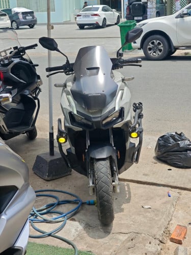 ADV 160 2023 Moto Japan មានគ្រឿងលេងស្រាប់ ឯកសាម្ចាស់ដេីម ប្រញាប់លុយ