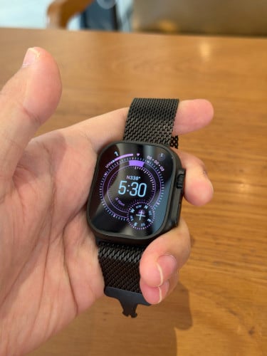 Apple Watch Ultra 3 Black Titanium Milanese loop