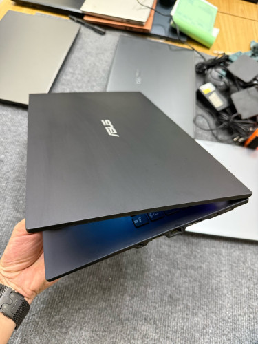 Asus ExpertBook 15 2025 (99%)