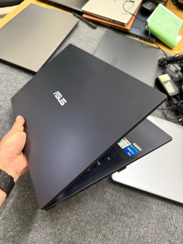 Asus ExpertBook 15 2025 (99%)