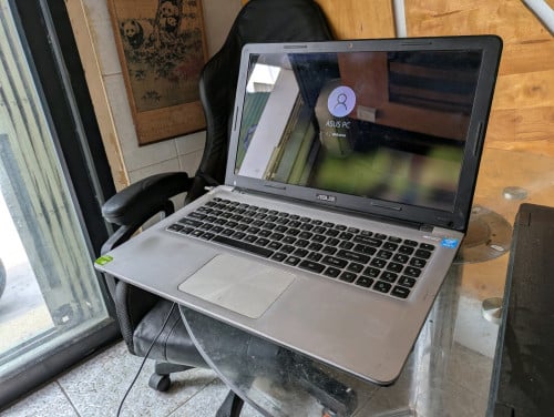 Asus K550LN/i7. 2.4Ghz/ram8/SSD128+500/15.6inch/NVDiA 940m 2G for design
