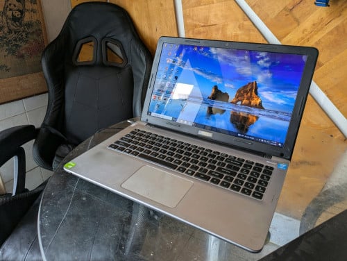 Asus K550LN/i7. 2.4Ghz/ram8/SSD128+500/15.6inch/NVDiA 940m 2G for design