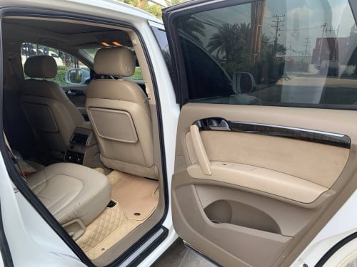 Audi Q7 2010 ម៉ាស៊ូតឡានស្អាតអត់បុកប៉ះឯកសារគ្រប់