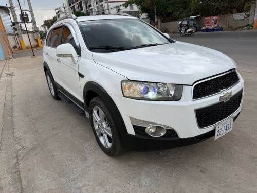 Chevrolet Captiva  2013 ម៉ាស៊ីនម៉ាស៊ូត7 កៅអី