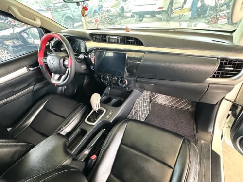 TOYOTA HILUX REVO 2016 អូតូកាប់ពីតាស់