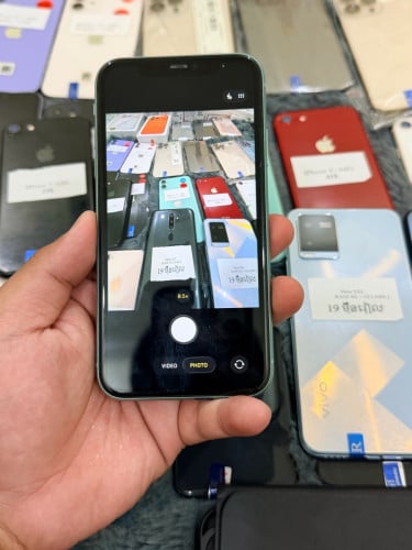 iPhone 11 / 64G សំណុំហ្ស៊ីន LLA
