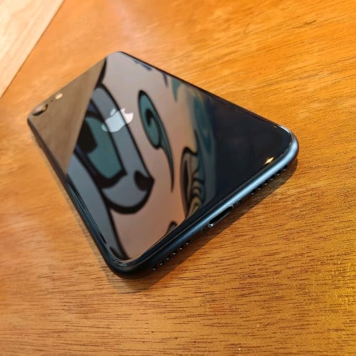 IPhone SE3 64G