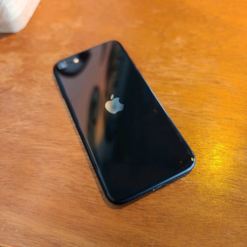 IPhone SE3 64G