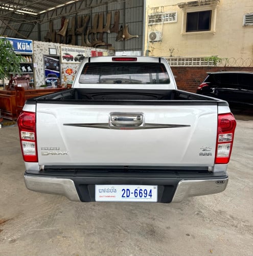 ISUZU D-MAX 2014 លេខដៃមួយបាំងកន្លះ (ទ្វាហែក)