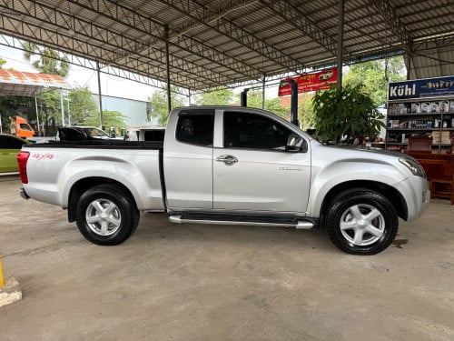 ISUZU D-MAX 2014 លេខដៃមួយបាំងកន្លះ (ទ្វាហែក)