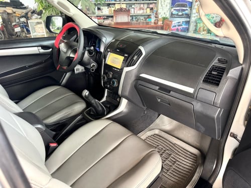 ISUZU D-MAX 2014 លេខដៃមួយបាំងកន្លះ (ទ្វាហែក)