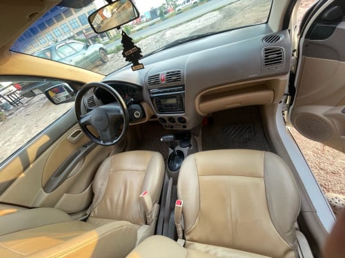 KIA Morning 2005 full មានប្រាំងគៀបមុខក្រោយ មាន abs ម៉ាសុីស្អាត់ ម៉ាសុីត្រជាក់ ត្រជាក់ខ្លាំង