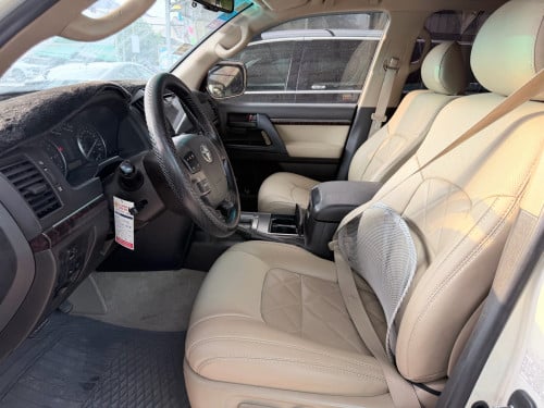 Land Cruiser 011 ខួប សាងបាន