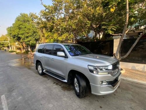Land Cruiser 2010 upgraded 2021