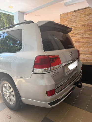 Land Cruiser 2010 upgraded 2021