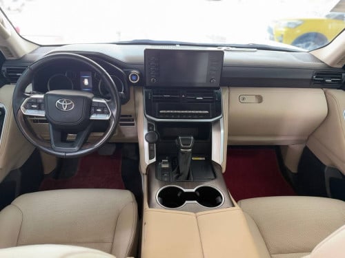 Land Cruiser VXR 2022
