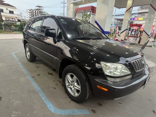 Lexus RX300 ឆ្នាំ 2002 ប៉ុង 1