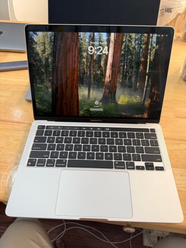 MacBook Pro 2020 13” i7 32G/512G battery 95%