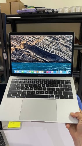 MacBook Pro year 2016 Silver New Battery 🔋