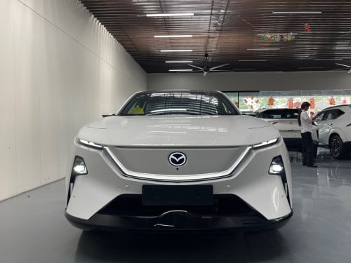 Mazda EZ60 option 2 Digital full option តម្លៃ3មុឺនជាង