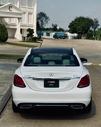 Mercedes Benz C-Class C300 2015