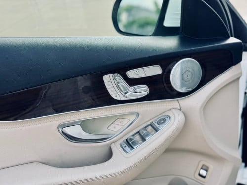 Mercedes Benz C-Class C300 2015