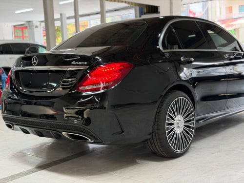 Mercedes Benz C300 AMG 4Martic 2015 Full option