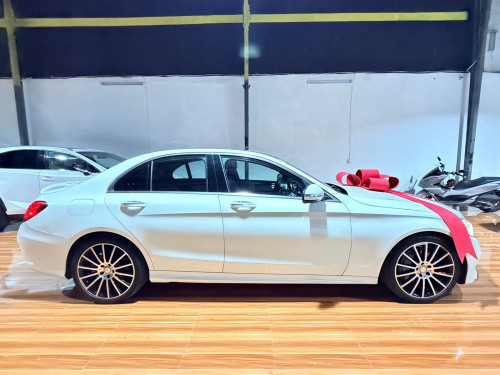 Mercedes Benz C300 AMG Package 2015 ក្នុង​Cherry 🍒 ឡាន​ស្អាត​