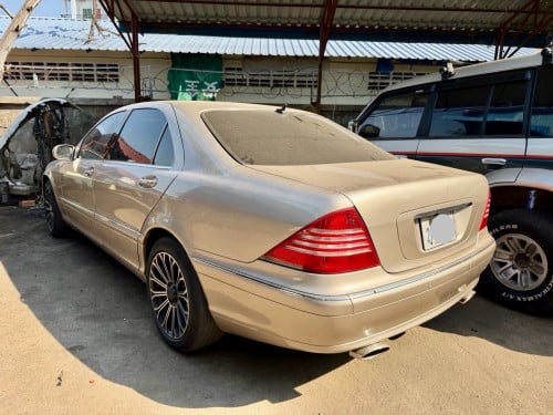 Mercedes S430 years 2000