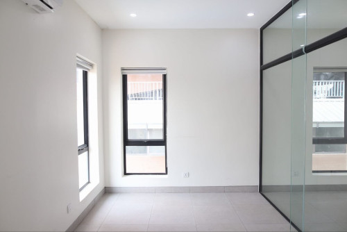Office Space for Rent – 27sqm Available