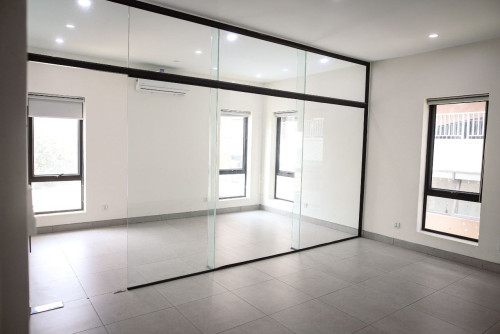 Office Space for Rent – 27sqm Available