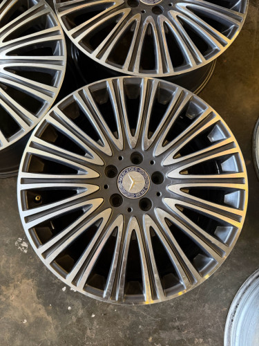 Original Mercedes Rim R18