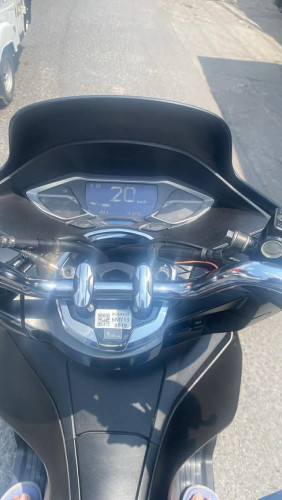Pcx 2022 ជប៉ុន 125cc ក្រដាសពន្ធ 2390$ ចរចារ freeធ្វើស្លាកលេខជូន ទីតាំង ចំការដូង 098398380 0718888670