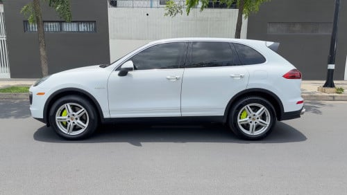 Porsche Cayenne S សាំង Hybrid 2015 full លក់ 24500$ចចារ ចង់បង់រំលោះក៏បាន