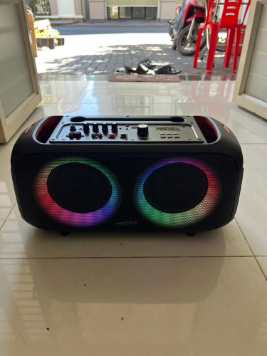 Speaker សំលេងល្អច្បាស់ គុណភាពល្អ ថ្មកាន់(ហ្រ្វីដឹក)
