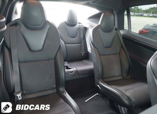 Tesla Model X 2018 កៅអី​3ជួរ​ បេីក​ស្លាប​ អេក្រង់​ធំ​បញ្ឈរ​ ទំនេីបណាស់