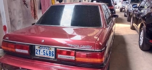 TOYOTA CAMRY 1991 ឡានស្អាតឯកសារគ្រប់ កាត់ឈ្មោះបានធានាជូន ឡានម្ចាស់ដេីម