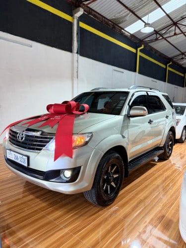 Toyota Fortuner Full Option 2013 កាពីតាស់4x4 ឡាន​ស្អាត​ ម្ចាស់​ដើម​