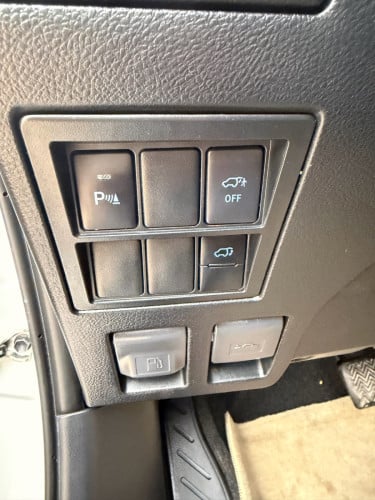 Toyota Fortuner legender 025