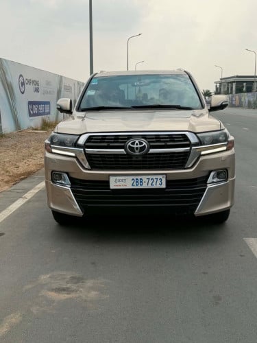 Toyota Landcruiser year 2011