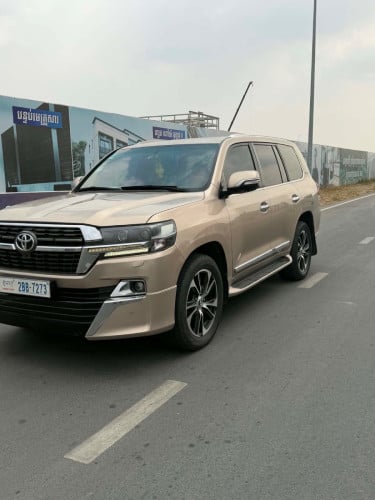 Toyota Landcruiser year 2011