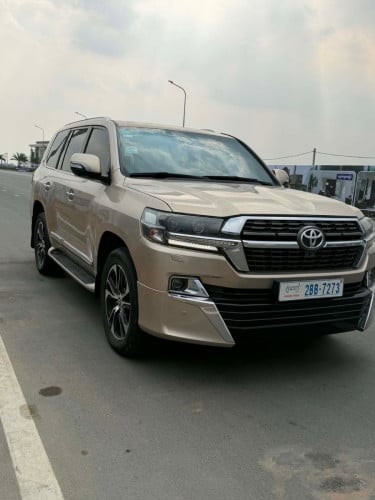 Toyota Landcruiser year 2011