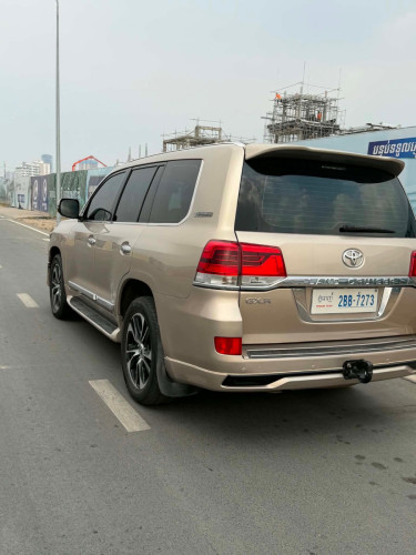Toyota Landcruiser year 2011