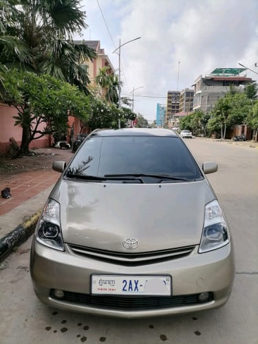 Toyota Prius 05 FullOption 7,550$