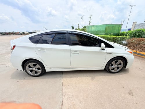 Toyota Prius 2013 option 3 persona series