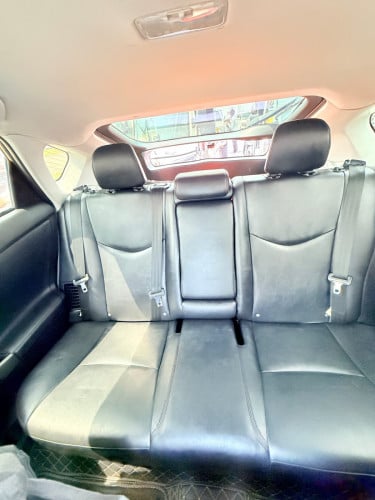 Toyota Prius 2013 option 3 persona series