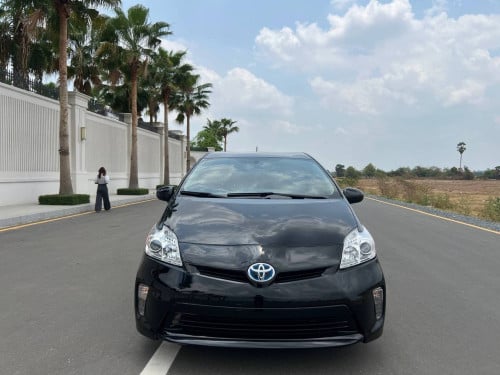 Toyota Prius  Years: 2013 Option: Persona