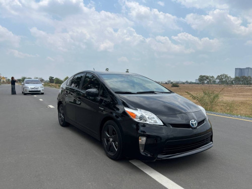 Toyota Prius  Years: 2013 Option: Persona