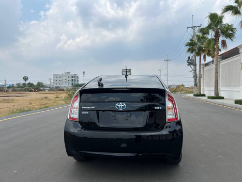 Toyota Prius  Years: 2013 Option: Persona